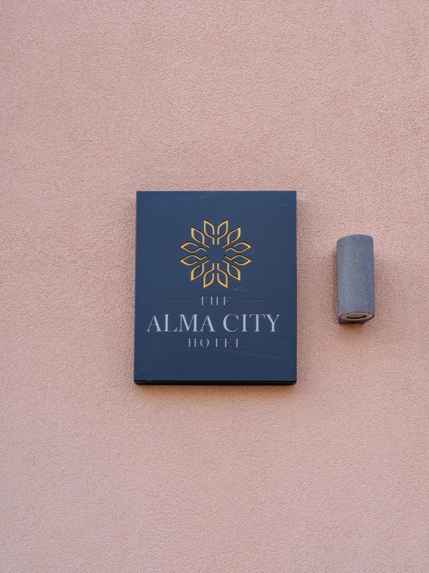 The Alma City Hotel 干尼亞 外观 照片